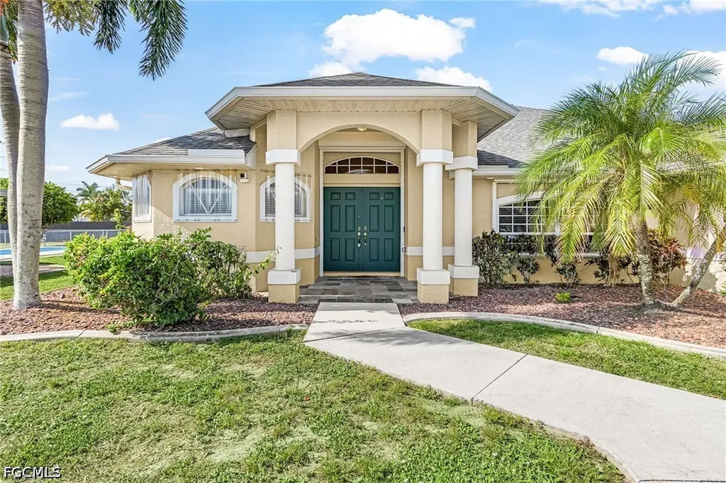 2214 SE 10th Lane Cape Coral FL 33990