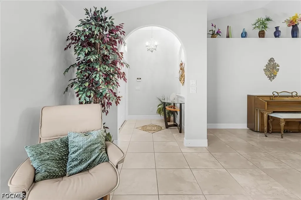 2214 SE 10th Lane Cape Coral FL 33990