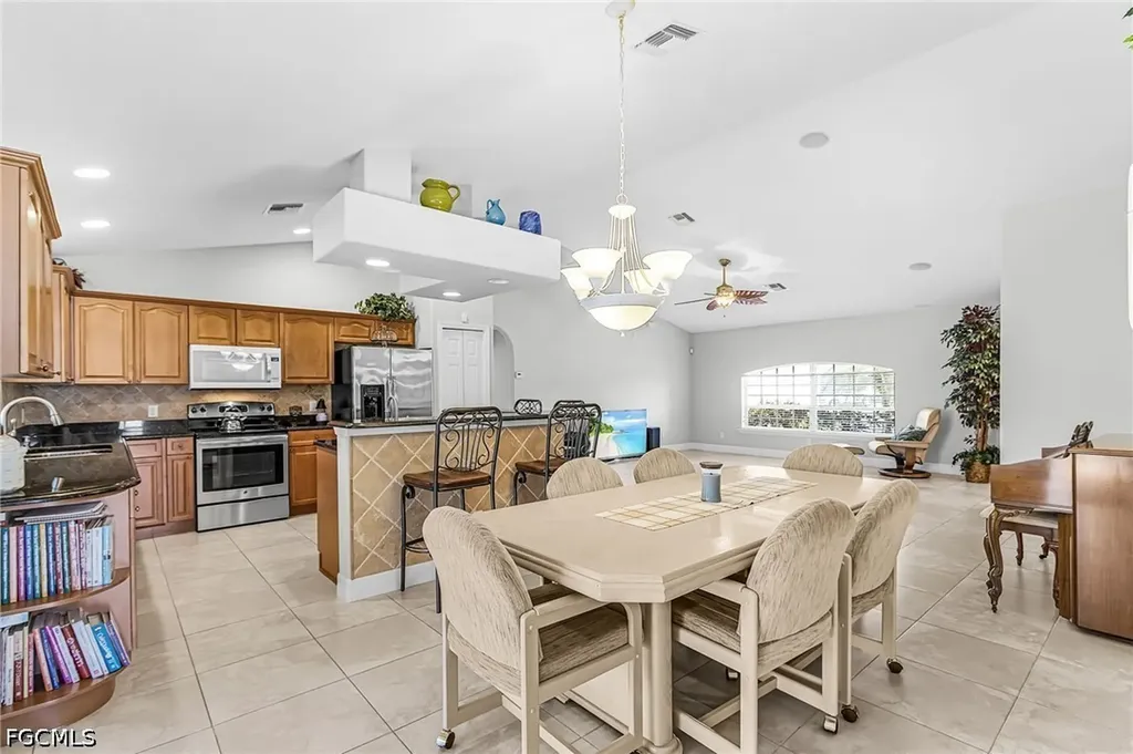 2214 SE 10th Lane Cape Coral FL 33990