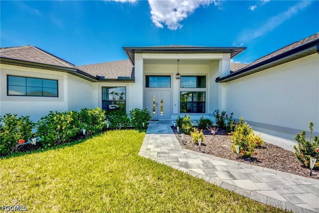 2104 SW 28th Lane Cape Coral FL 33914
