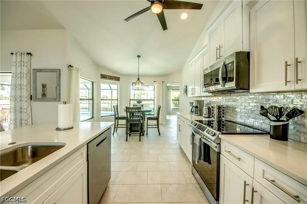 2104 SW 28th Lane Cape Coral FL 33914