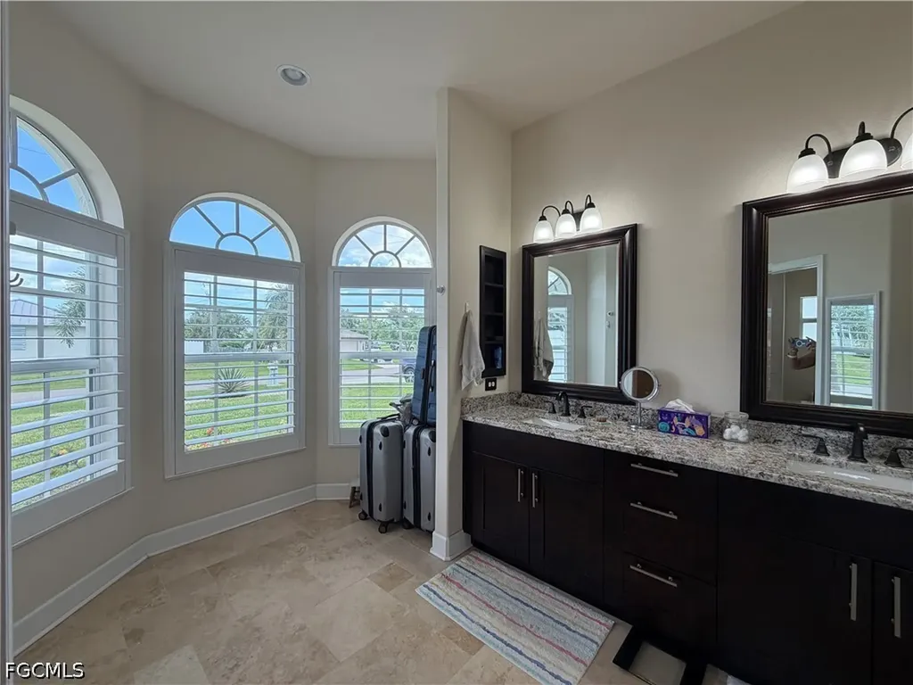 921 SW 5th Terrace Cape Coral FL 33991