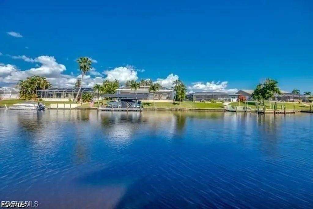 711 SE 33rd Terrace Cape Coral FL 33904
