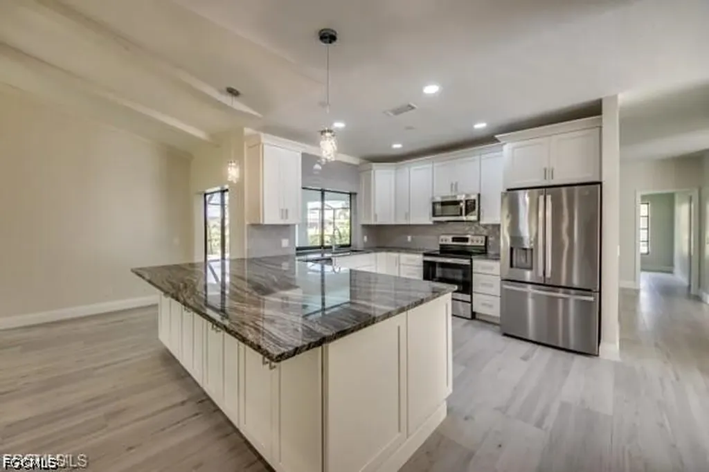 711 SE 33rd Terrace Cape Coral FL 33904