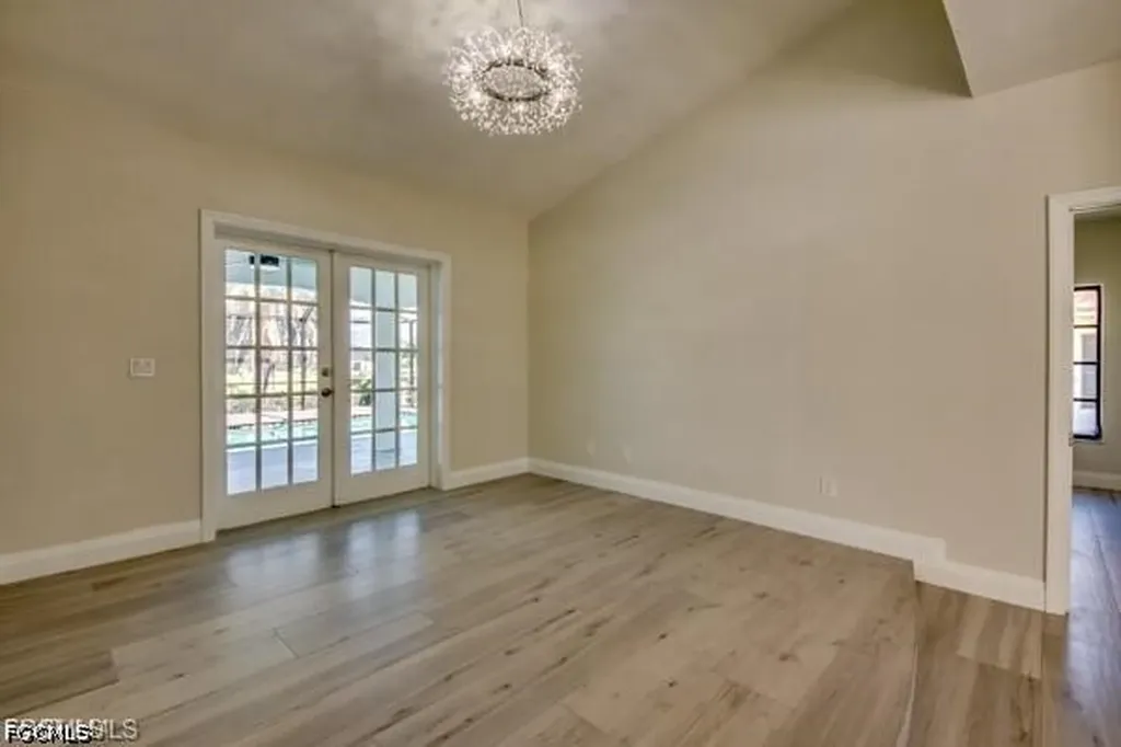 711 SE 33rd Terrace Cape Coral FL 33904