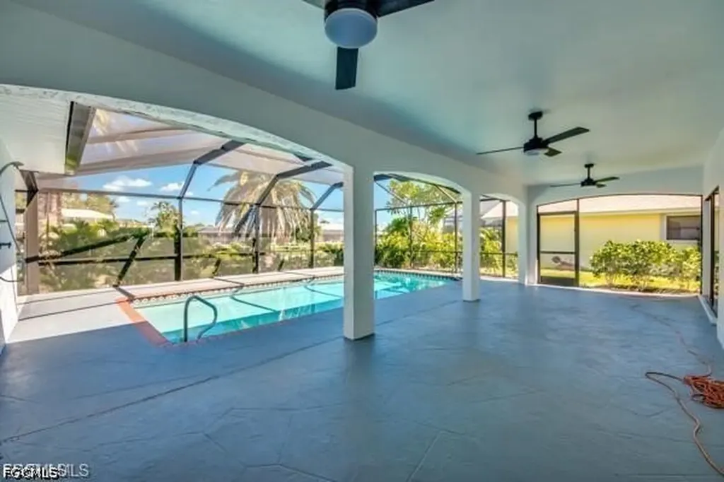 711 SE 33rd Terrace Cape Coral FL 33904