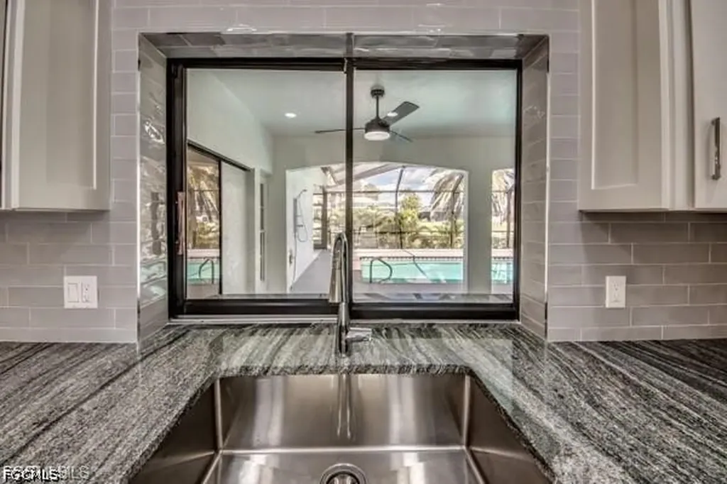711 SE 33rd Terrace Cape Coral FL 33904