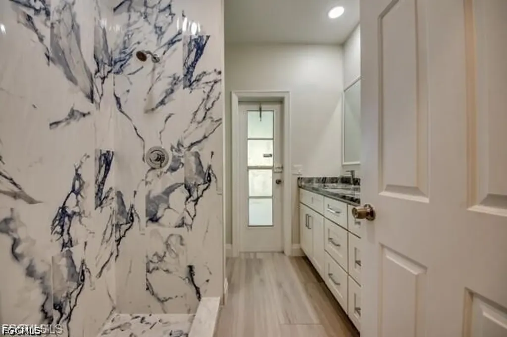 711 SE 33rd Terrace Cape Coral FL 33904