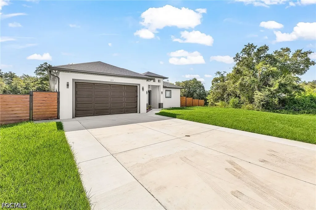 613 Tarapin Avenue Lehigh Acres FL 33974