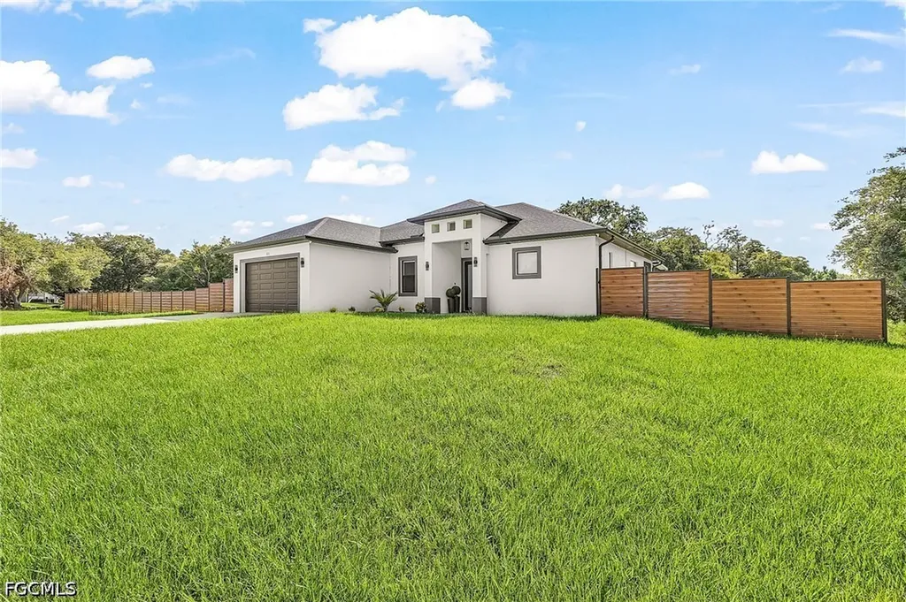 613 Tarapin Avenue Lehigh Acres FL 33974