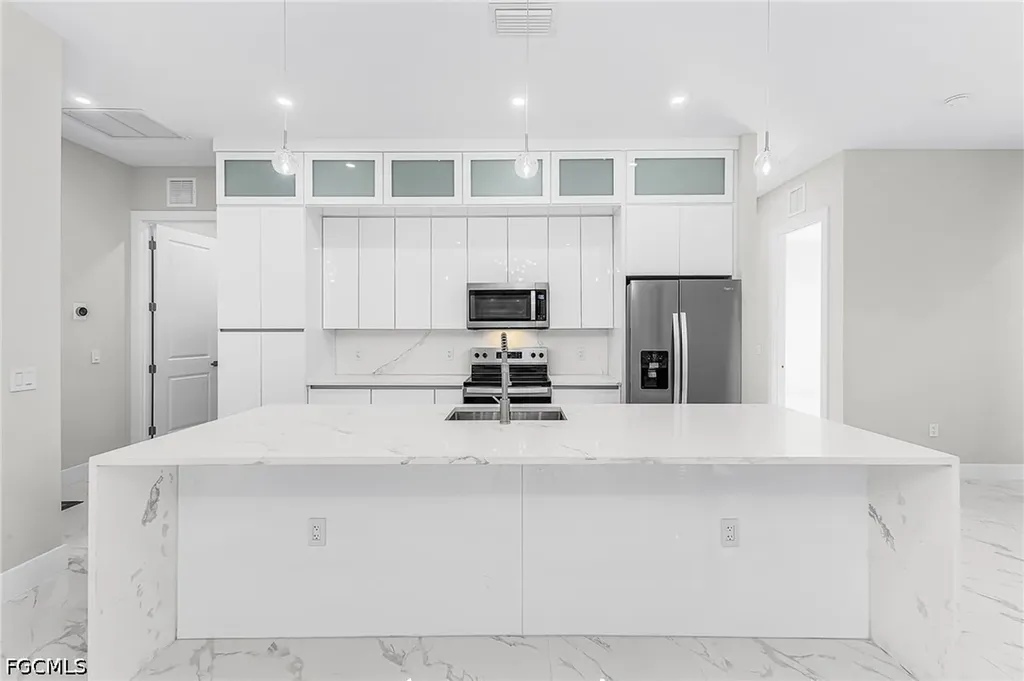 613 Tarapin Avenue Lehigh Acres FL 33974