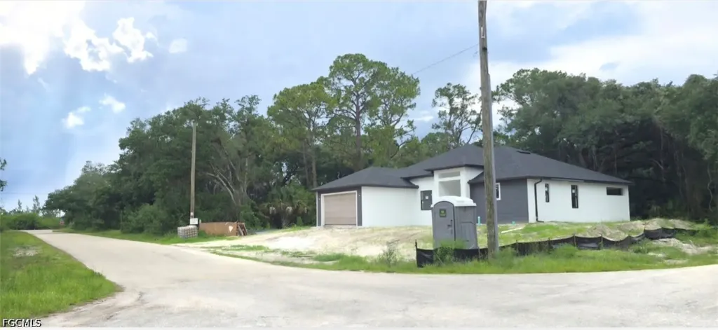2407 E 19th Street Lehigh Acres FL 33972