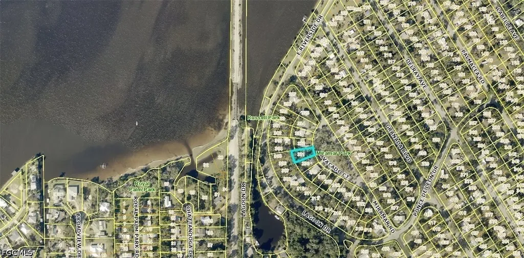 221 Avacado Court Fort Myers FL 33905