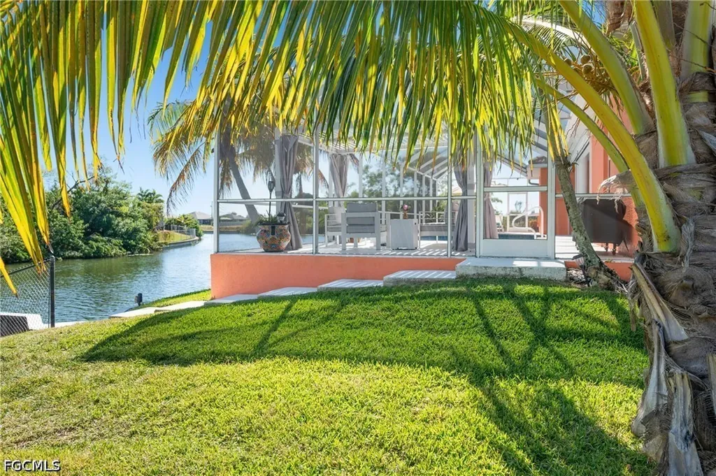 2007 NE 1st Avenue Cape Coral FL 33909