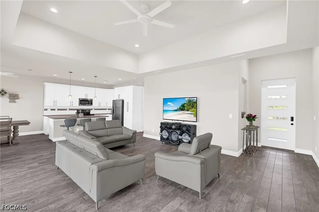 1049 Solar Court Labelle FL 33935