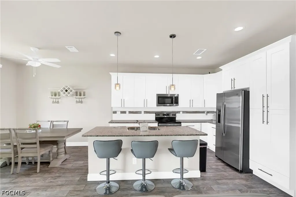1049 Solar Court Labelle FL 33935