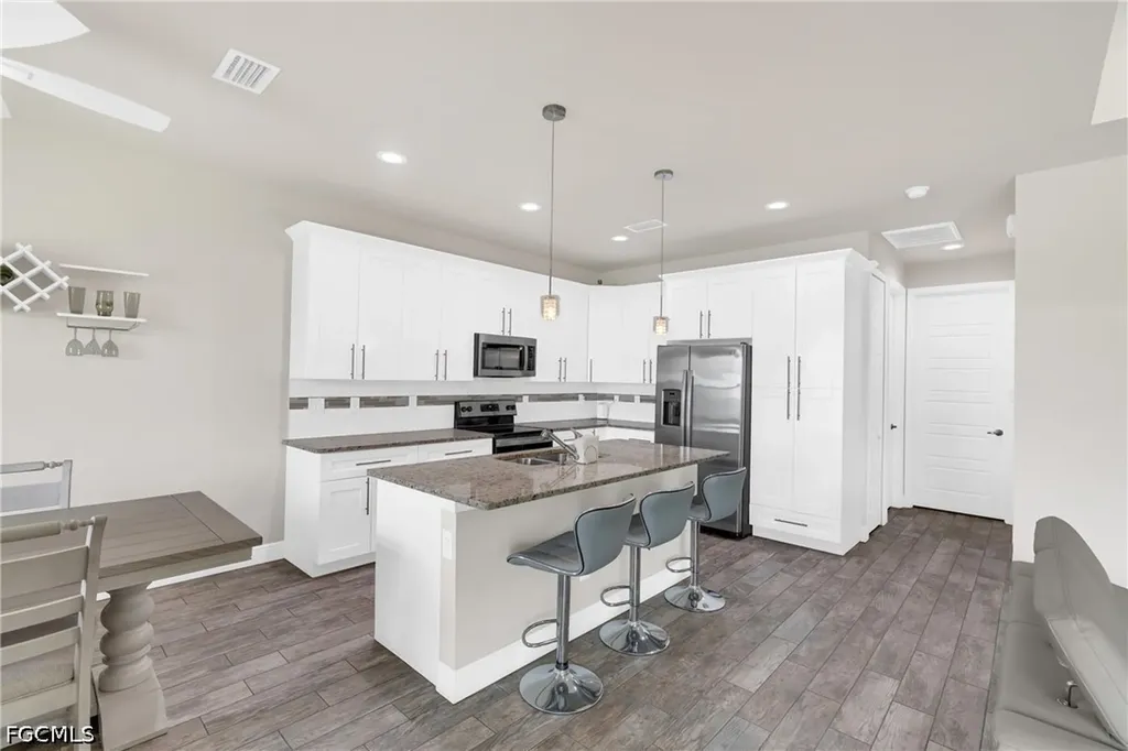 1049 Solar Court Labelle FL 33935