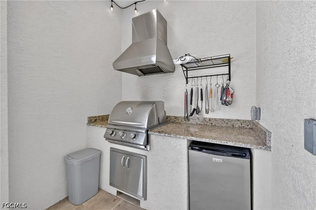 5346 Malaluka Court Cape Coral FL 33904