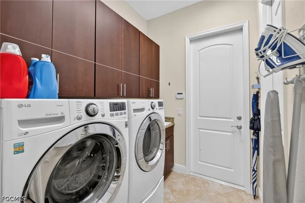 5346 Malaluka Court Cape Coral FL 33904