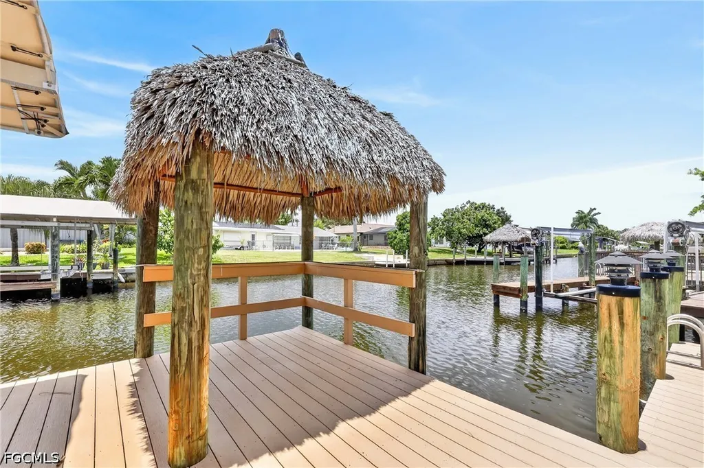 5346 Malaluka Court Cape Coral FL 33904