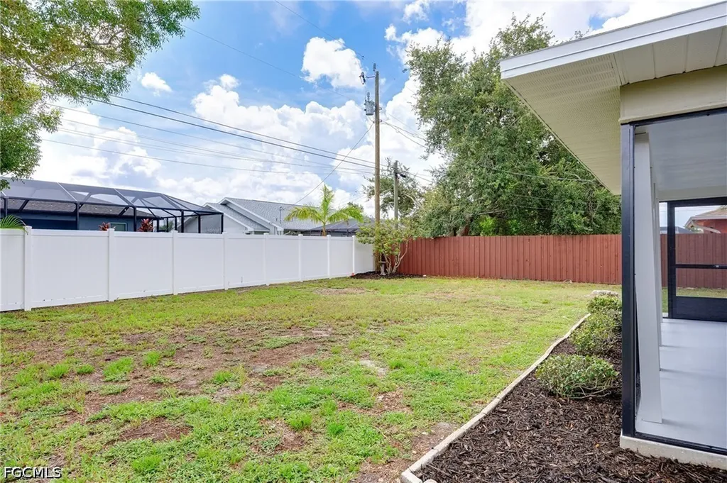 3709 SW 6th Place Cape Coral FL 33914
