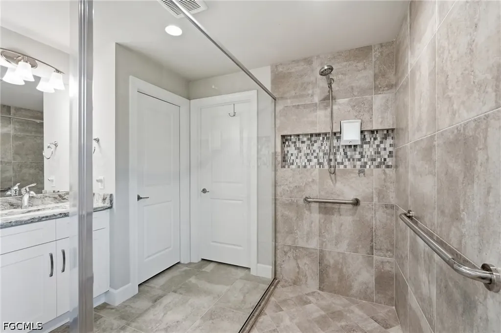 1446 SW 1st Terrace Cape Coral FL 33991