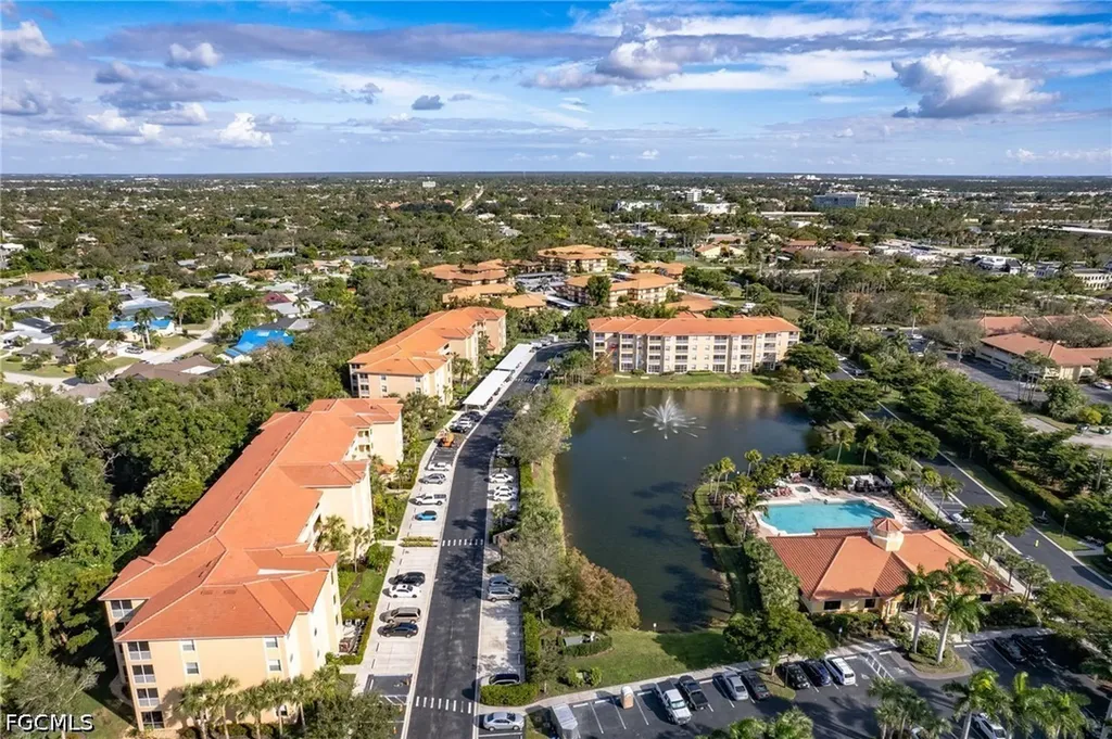8251 Pathfinder Loop Fort Myers FL 33919