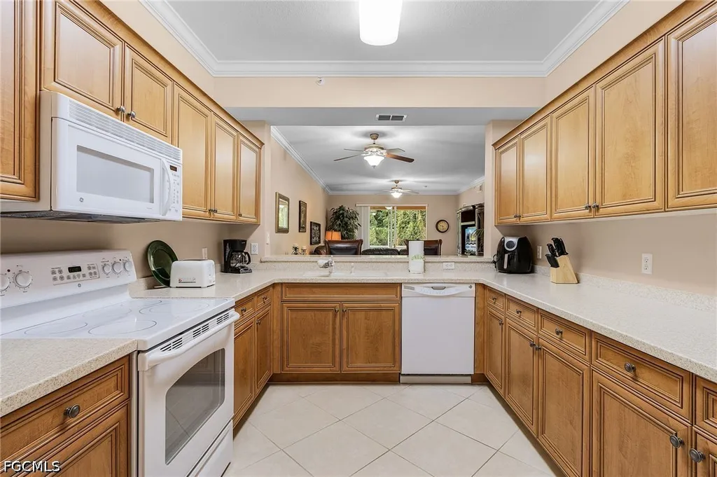 8251 Pathfinder Loop Fort Myers FL 33919