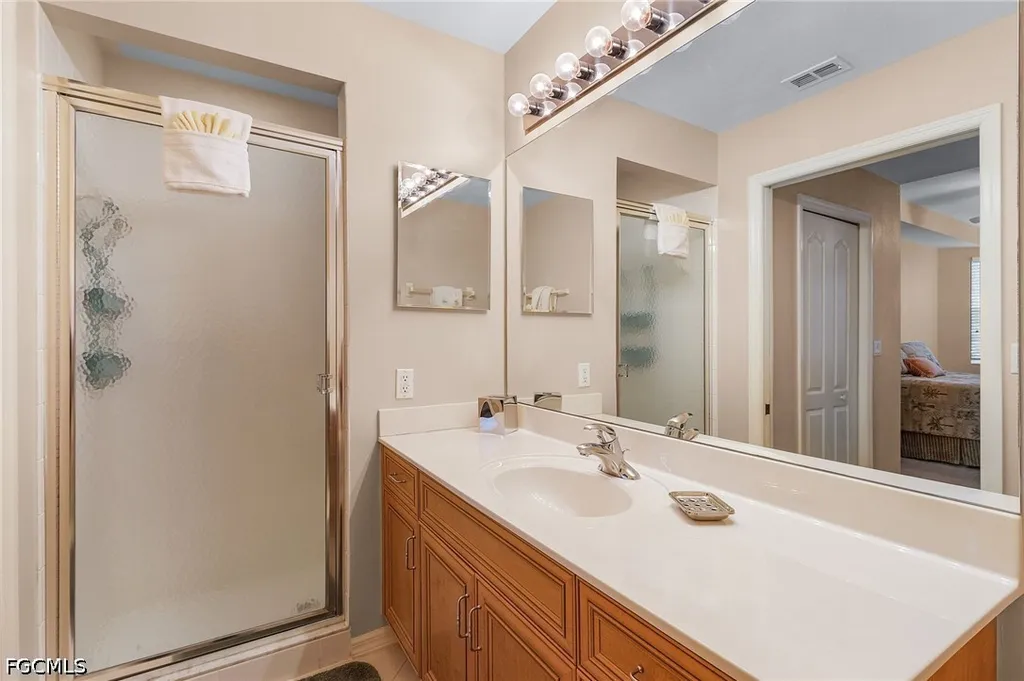 8251 Pathfinder Loop Fort Myers FL 33919