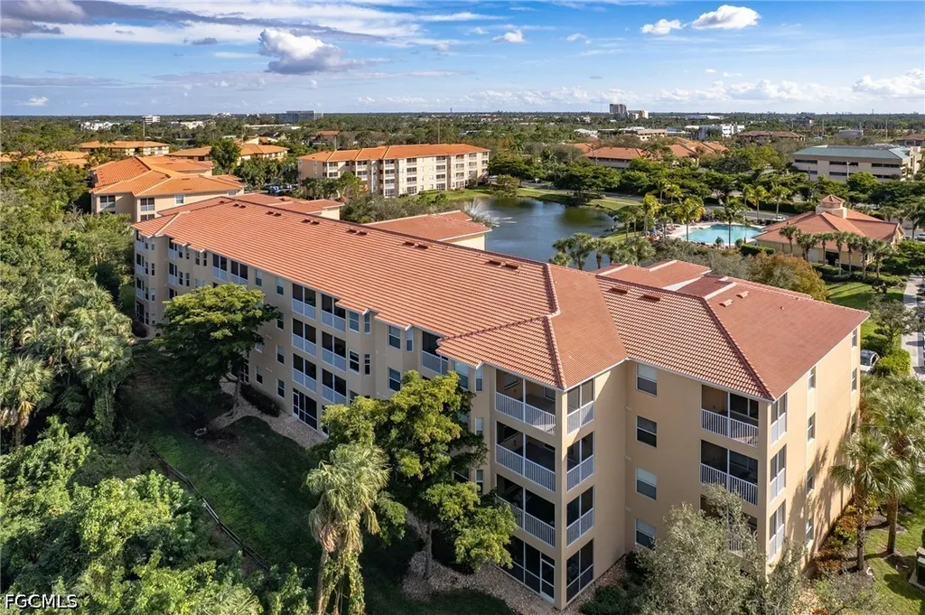 8251 Pathfinder Loop Fort Myers FL 33919