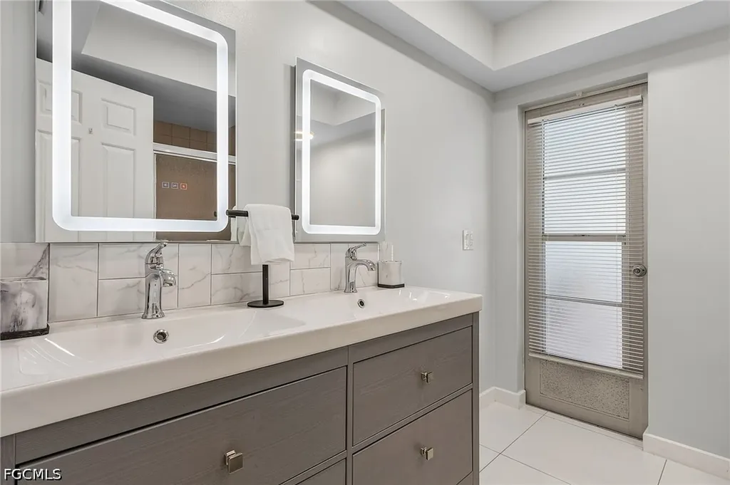 1721 SE 6th Lane Cape Coral FL 33990