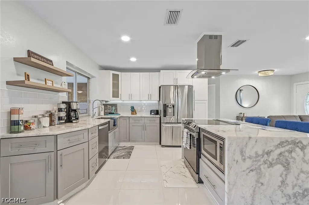 1721 SE 6th Lane Cape Coral FL 33990