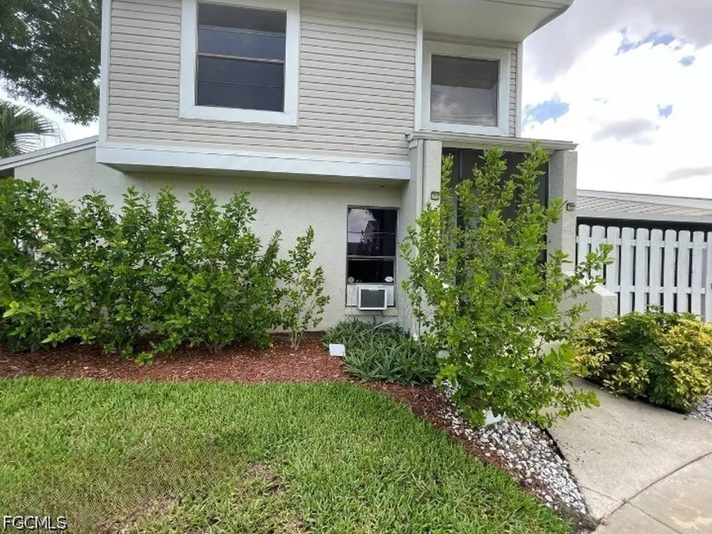 1422 SW 50th Street Cape Coral FL 33914