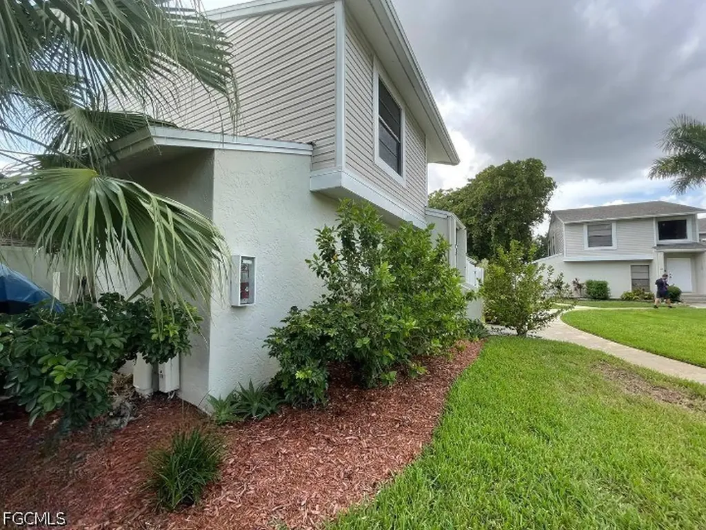 1422 SW 50th Street Cape Coral FL 33914
