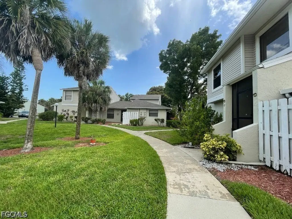 1422 SW 50th Street Cape Coral FL 33914