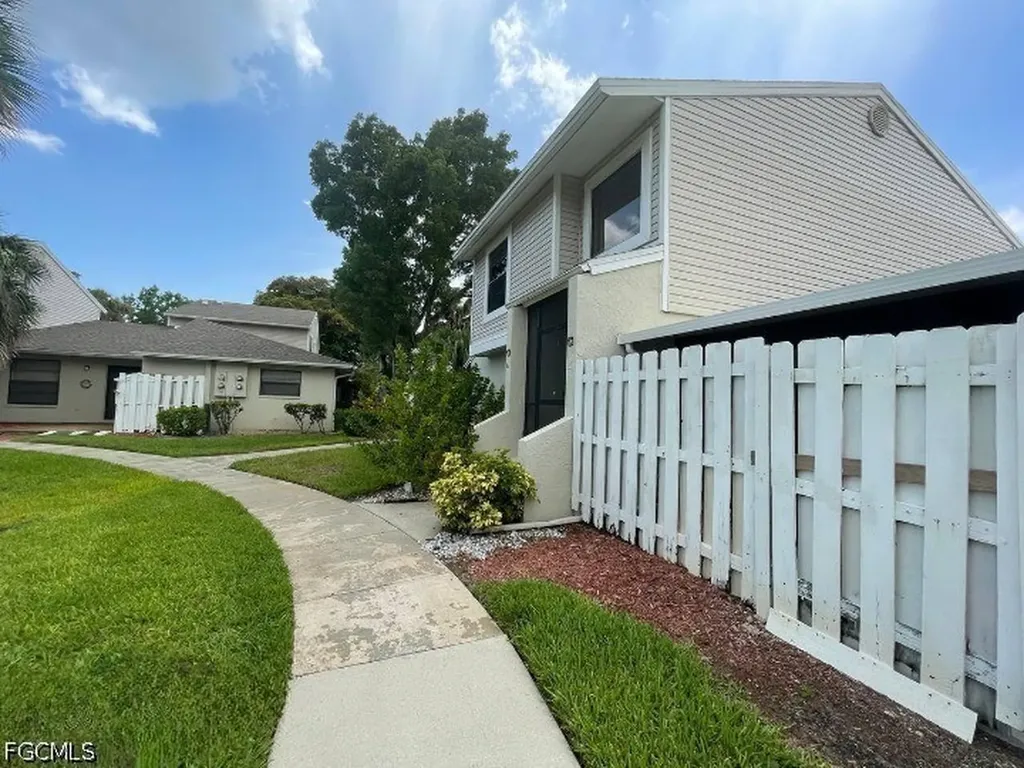 1422 SW 50th Street Cape Coral FL 33914
