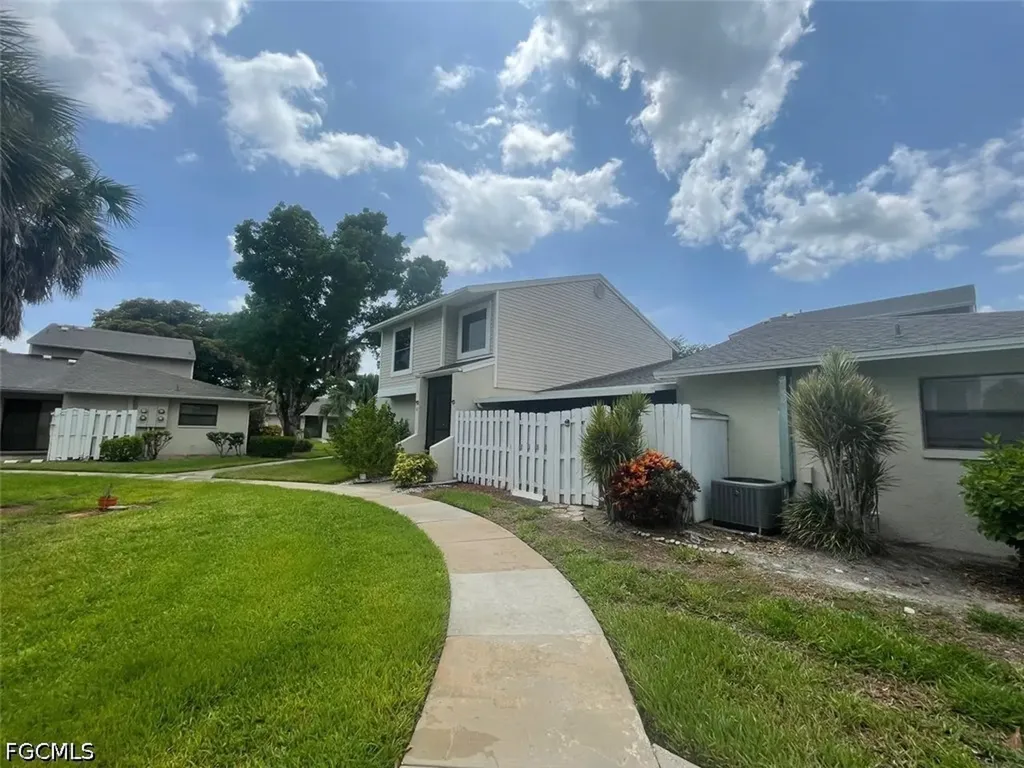 1422 SW 50th Street Cape Coral FL 33914