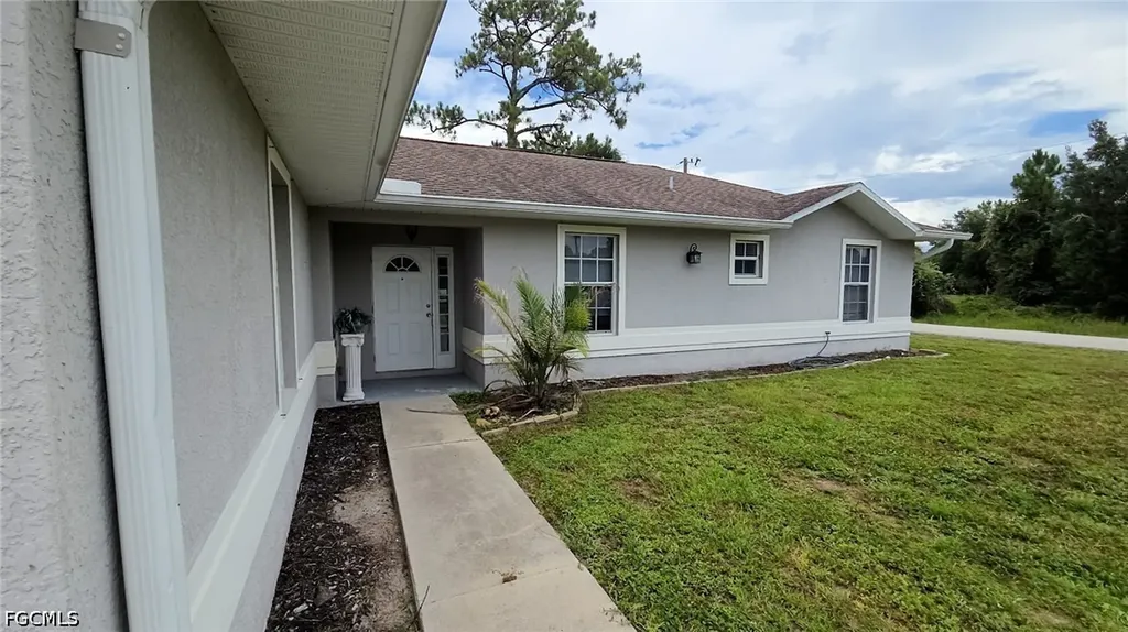 207 E 8 Street Lehigh Acres FL 33974