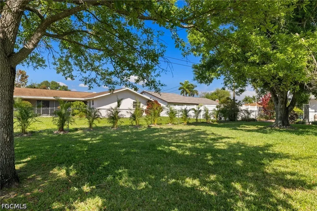 301 SE 30th Terrace Cape Coral FL 33904