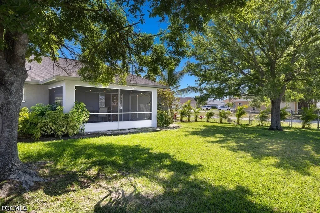 301 SE 30th Terrace Cape Coral FL 33904