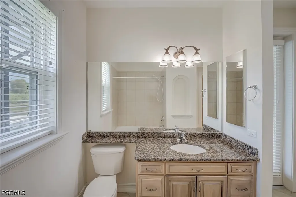1512 SE 6th Avenue Cape Coral FL 33990