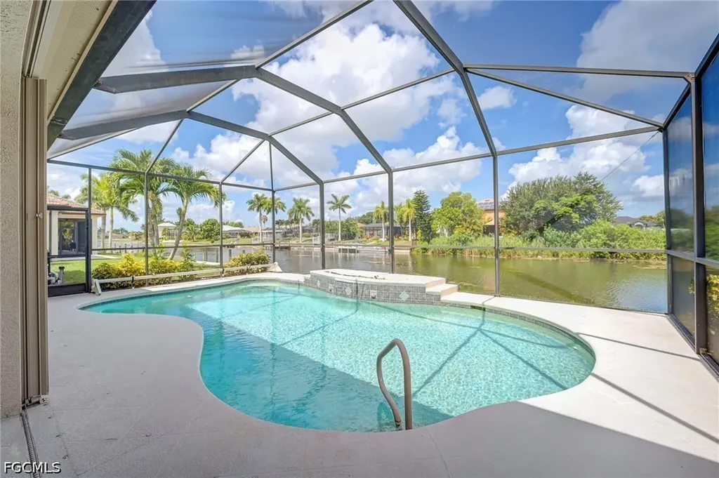 1512 SE 6th Avenue Cape Coral FL 33990