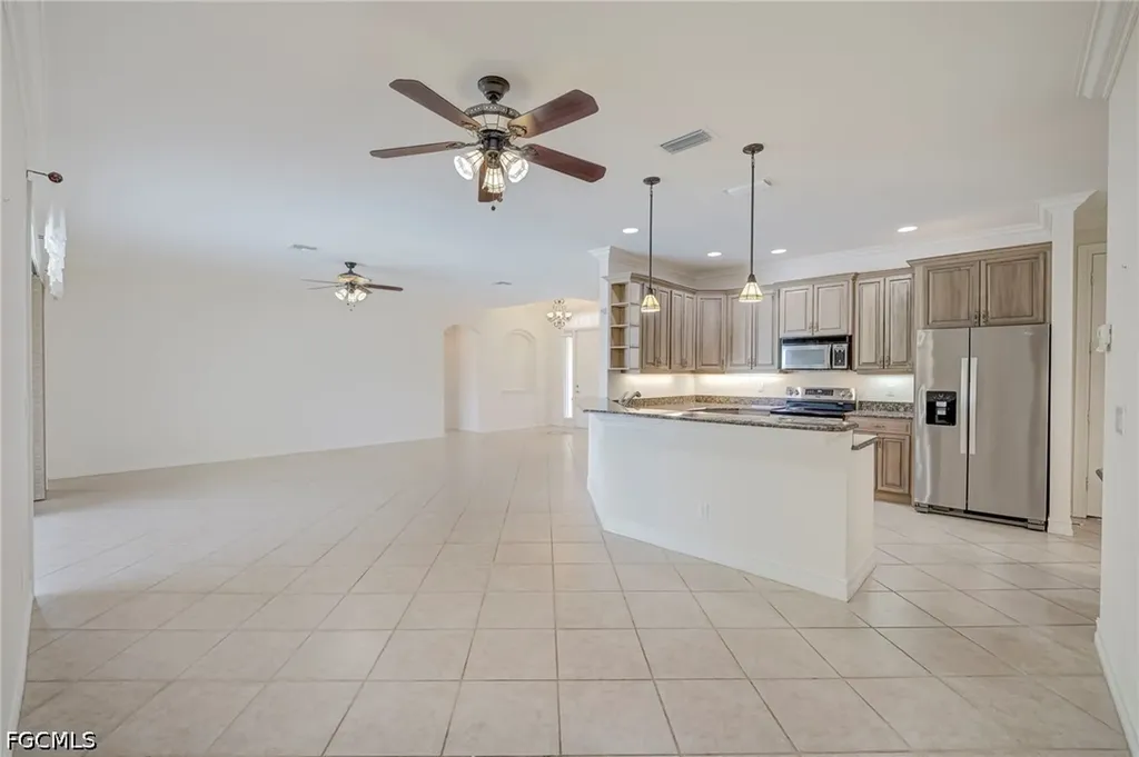 1512 SE 6th Avenue Cape Coral FL 33990
