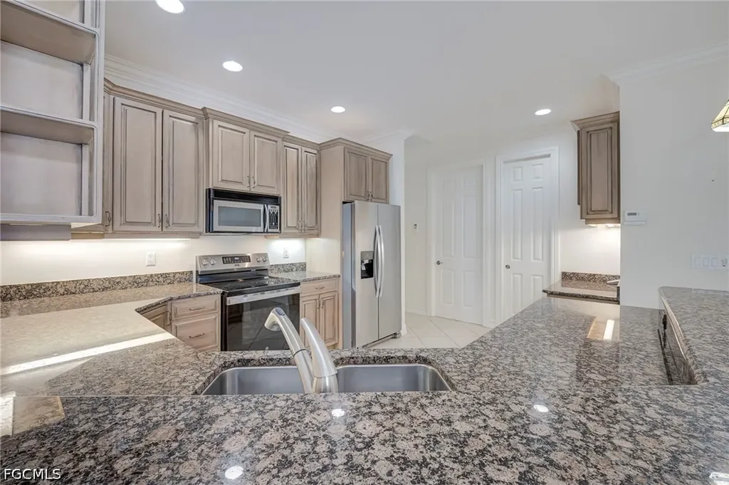 1512 SE 6th Avenue Cape Coral FL 33990