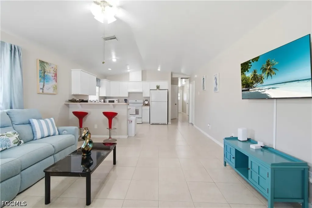 1712 SW Santa Barbara Place Cape Coral FL 33991