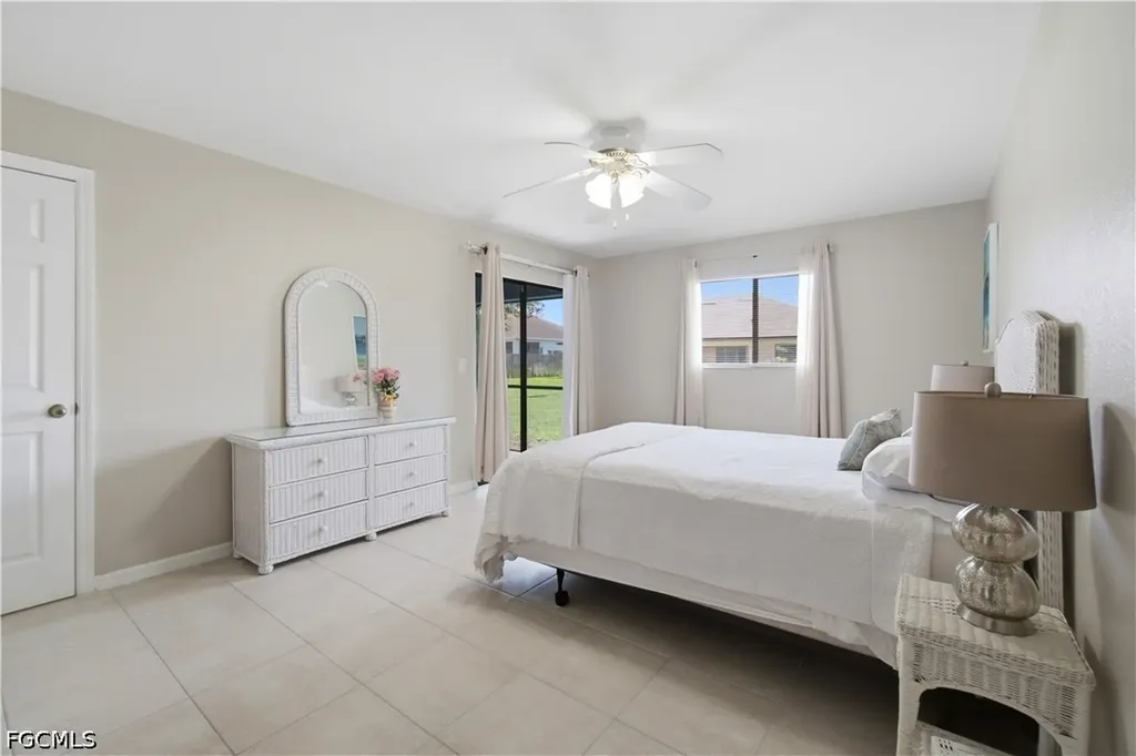 1712 SW Santa Barbara Place Cape Coral FL 33991