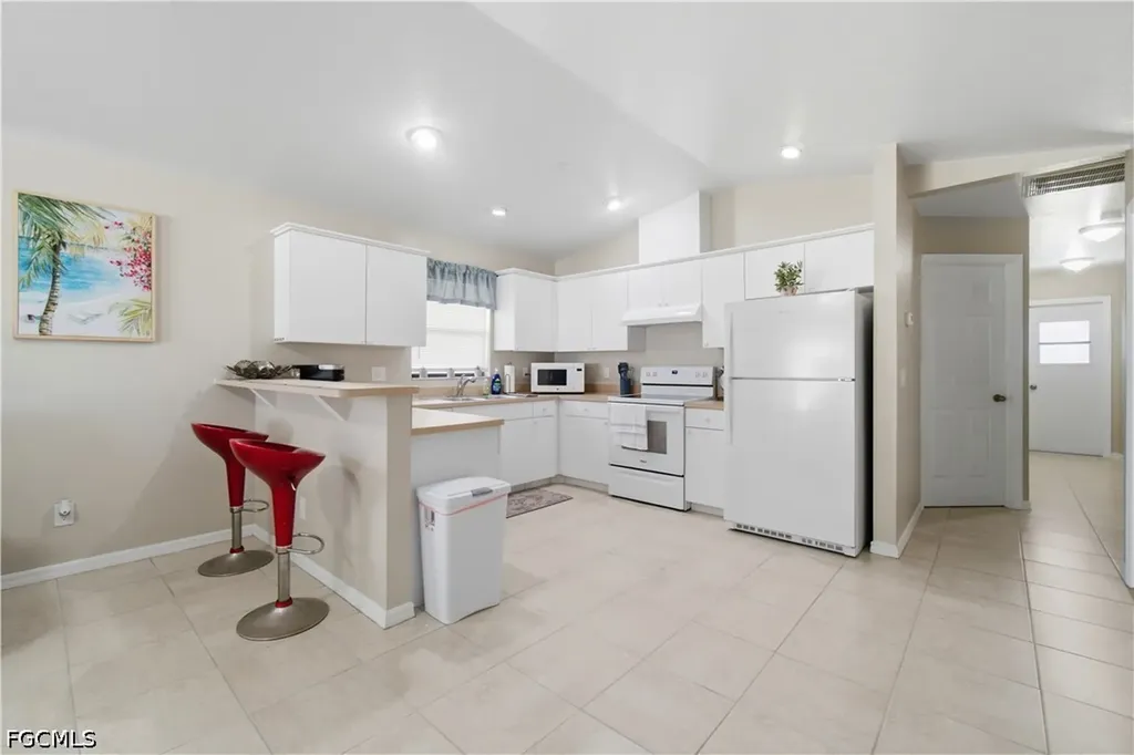 1712 SW Santa Barbara Place Cape Coral FL 33991