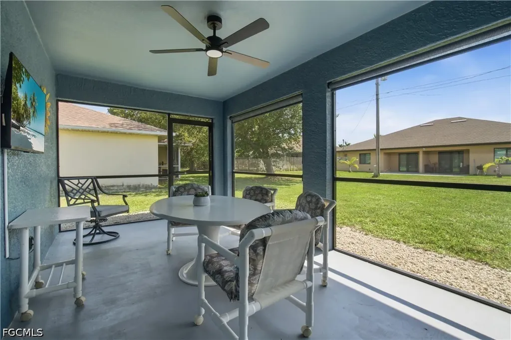 1712 SW Santa Barbara Place Cape Coral FL 33991