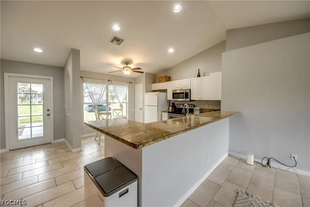 625 SW 11th Terrace Cape Coral FL 33991
