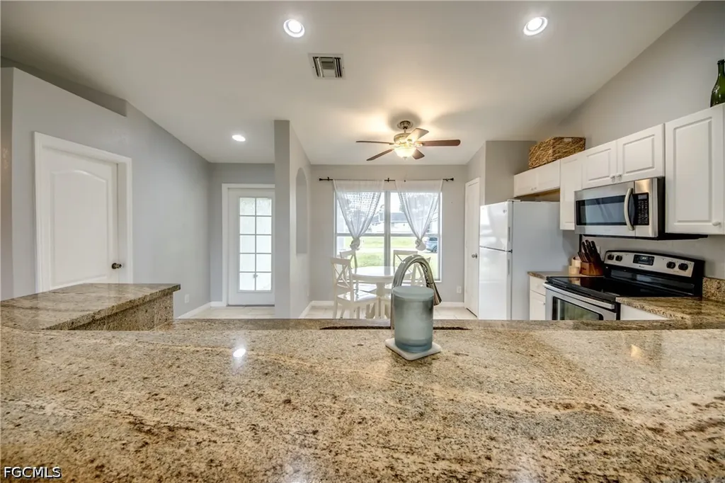 625 SW 11th Terrace Cape Coral FL 33991